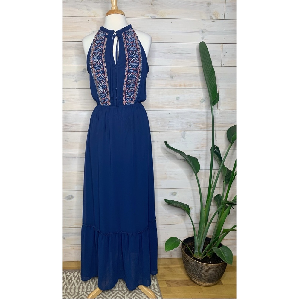 Navy Blue Sleeveless Maxi Dress with Embroidered Detailing and Keyhole Neckline